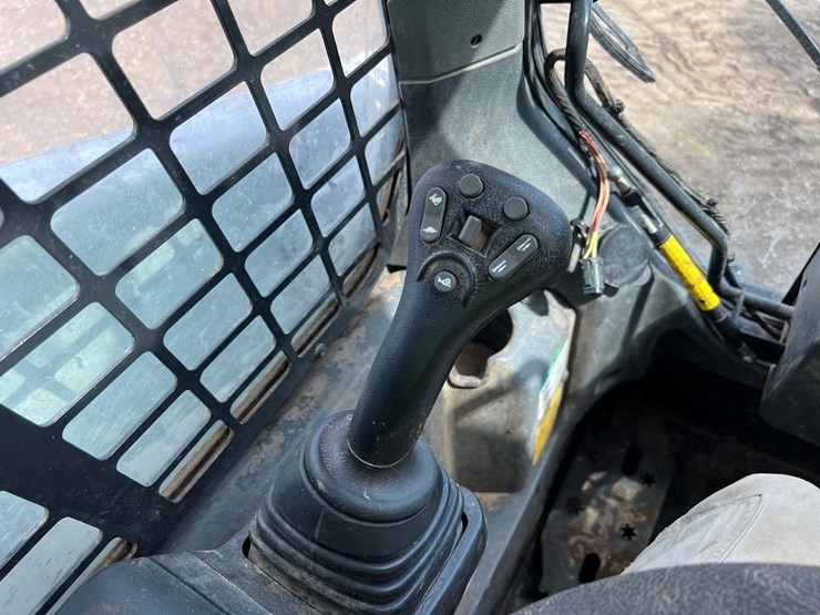 2021-bobcat-t66-image-25