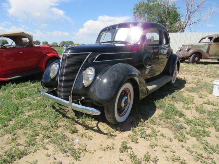 beautiful-1937-ford-coupe-image-4