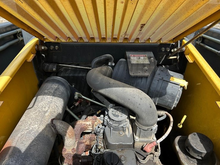 new-holland-l180-image-15