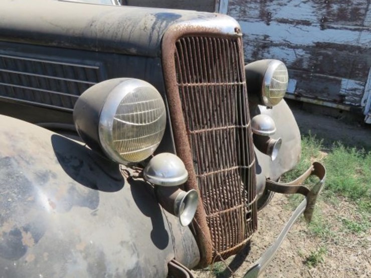 1935-ford-4dr-phaeton-image-5