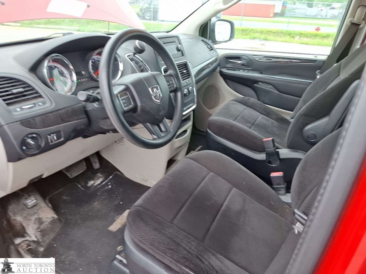 2013-dodge-grand-caravan-image-11