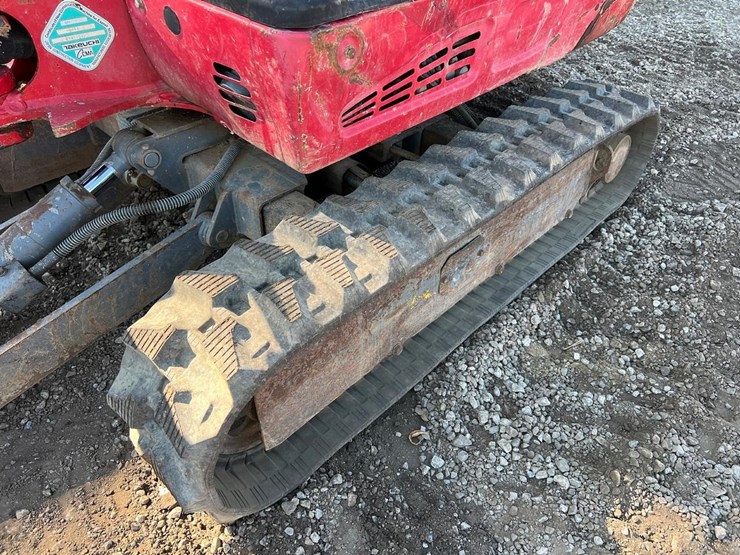 2017-takeuchi-tb216-image-14
