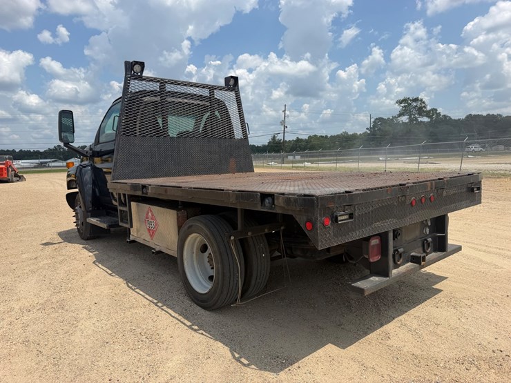 #125-•-2003-cheverolet-4500c-flatbed-truck-image-3