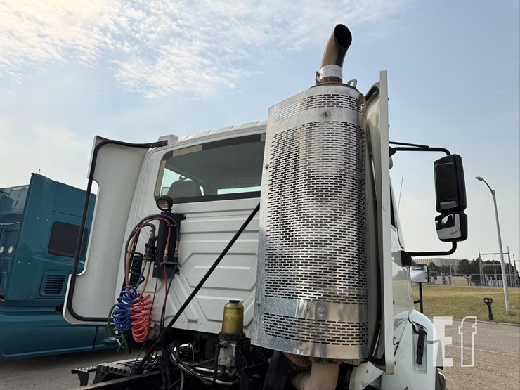 2009-international-transtar-8600-image-29