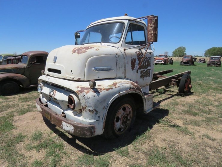1954-ford-c600-image-3