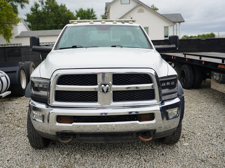 2018-dodge-ram-5500-image-2