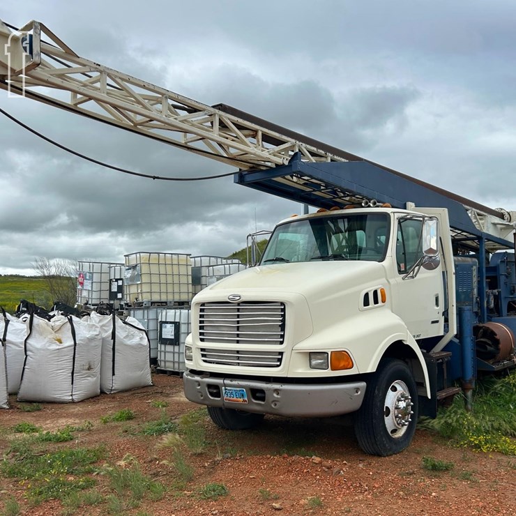 1999 STERLING L8513