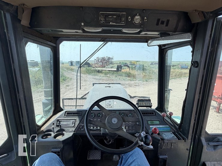 steiger-bearcat-iii-st225-image-17