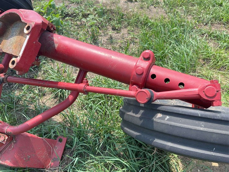 farmall-100-series-front-end-image-8