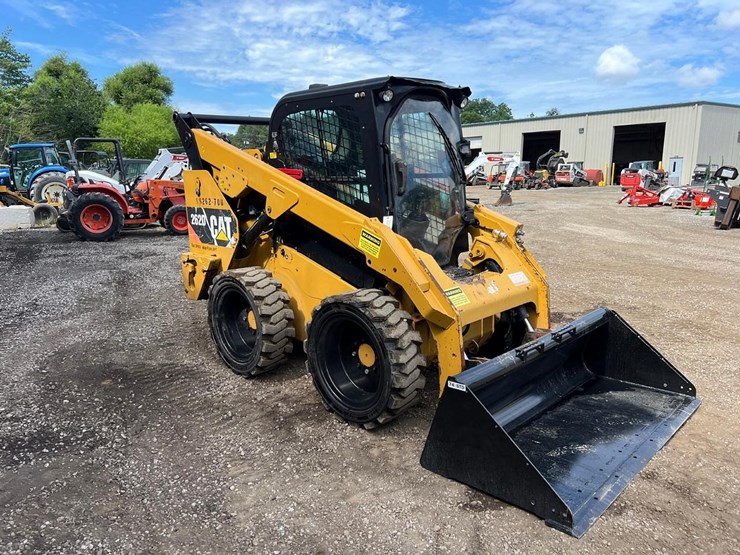 2017-caterpillar-262d-image-8