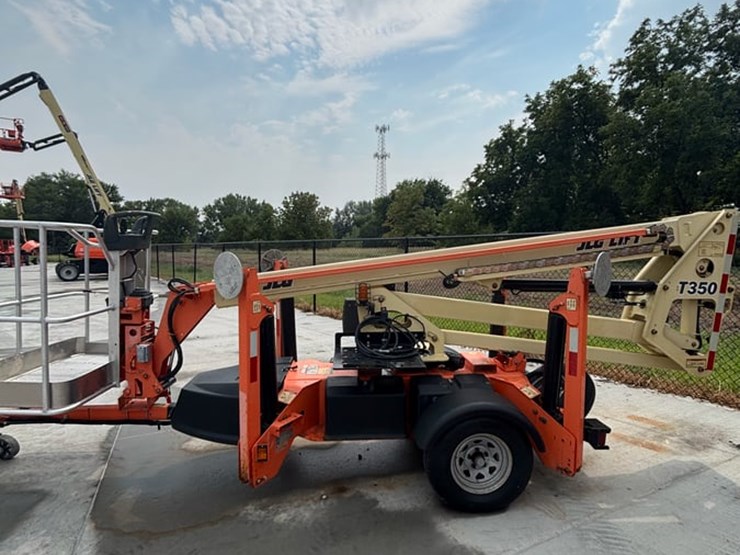 2019-jlg-t350-image-6