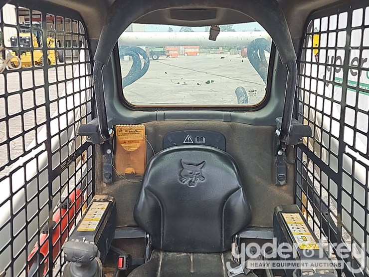2022-bobcat-t595-image-24