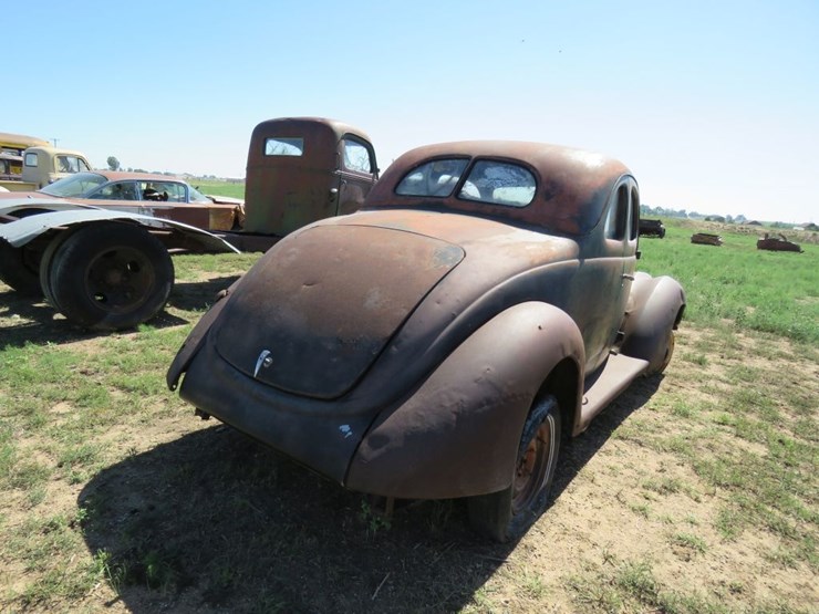 1937-ford-coupe-image-7