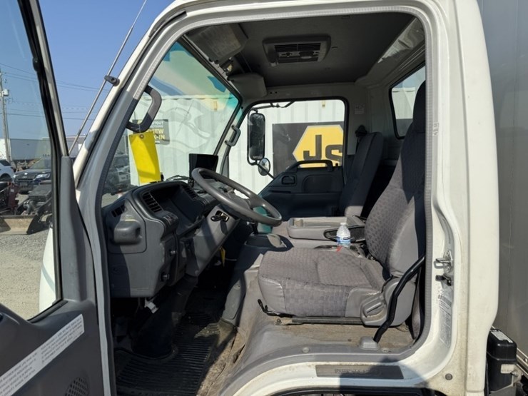 2007-gmc-w5500hd-image-23