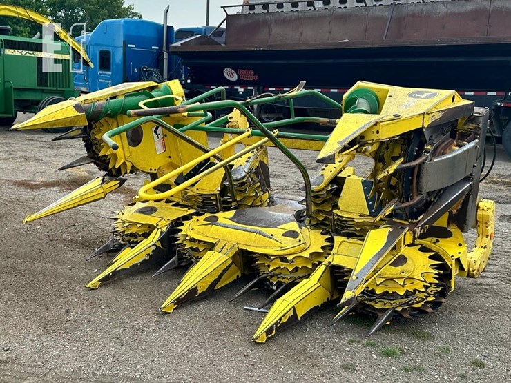 2003-john-deere-686-image-1