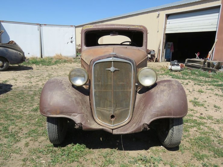 1935-chevrolet-standard-3-window-coupe-image-2