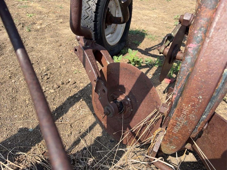 mccormick-deering-four-bottom-pull-tyle-mold-board-plow-image-21