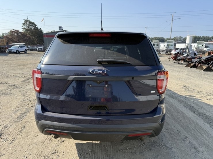 2017-ford-explorer-image-5