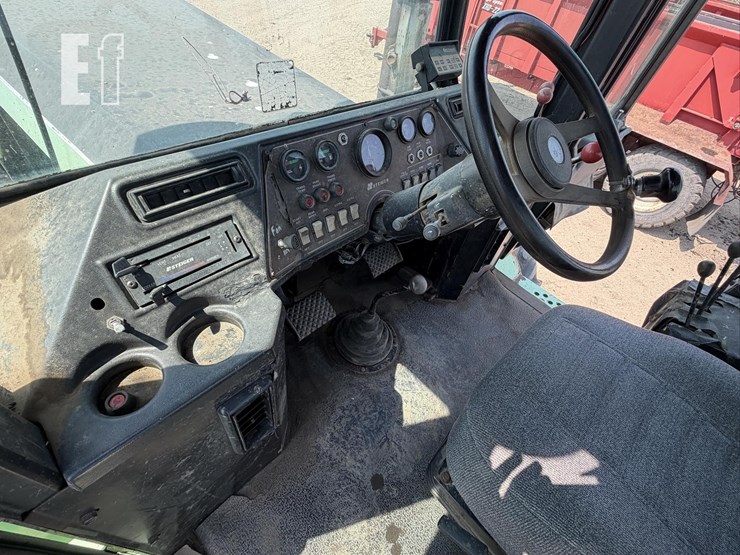 steiger-bearcat-iii-st225-image-12