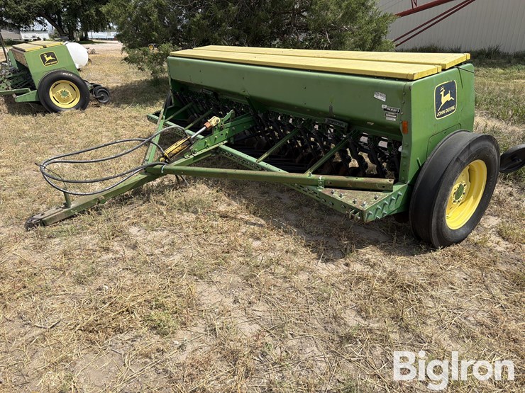 john-deere-8300-image-1