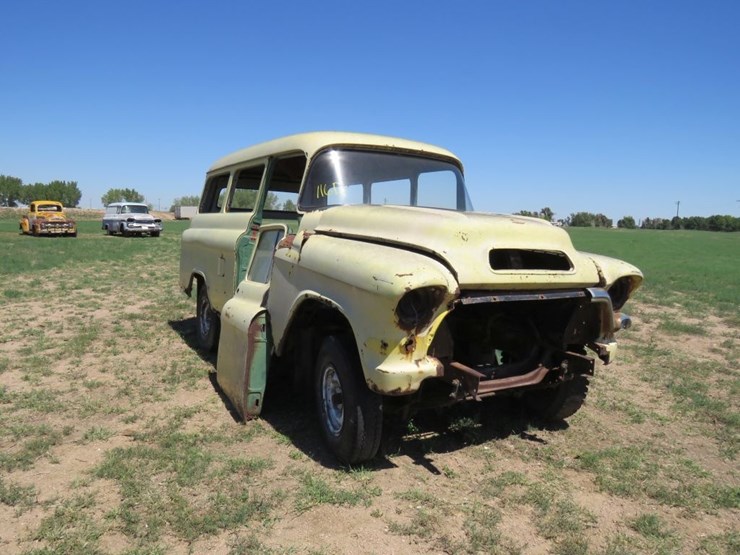 1955-gmc-suburban-image-1
