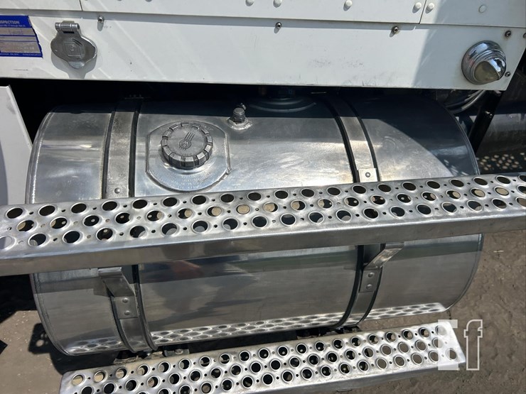 2007-kenworth-w900-image-15