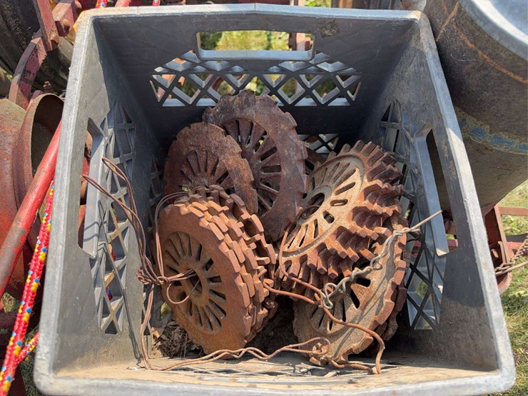 mccormick-deering-two-row-planter-image-9