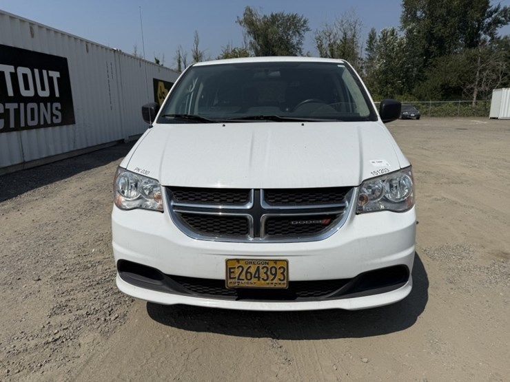 2015-dodge-grand-caravan-image-8