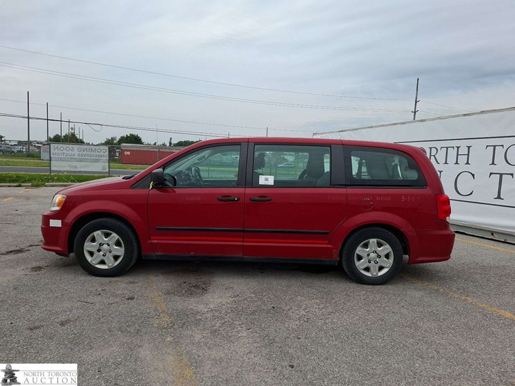2013-dodge-grand-caravan-image-8