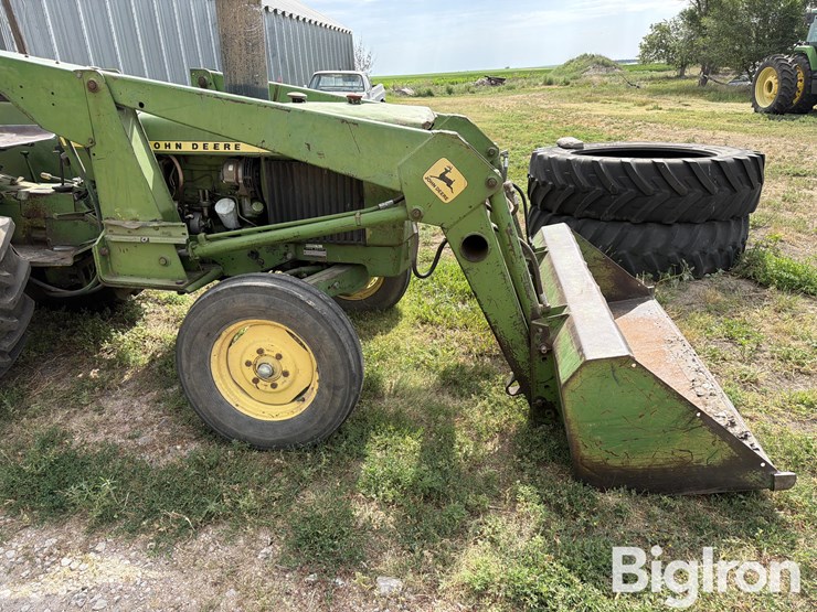 1975-john-deere-1530-image-10
