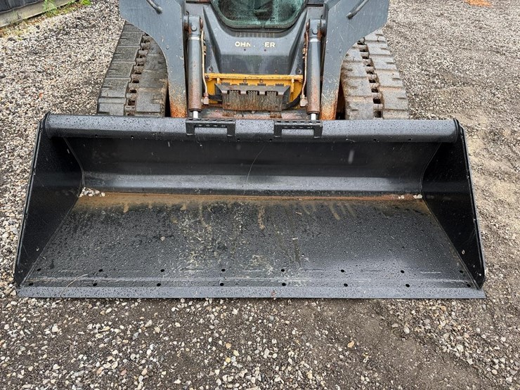 2012-deere-323d-image-9