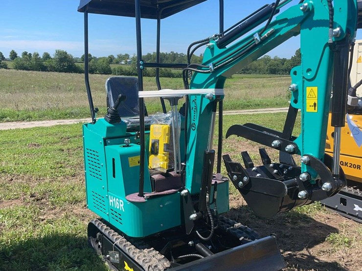 h16r-mini-excavator-image-6