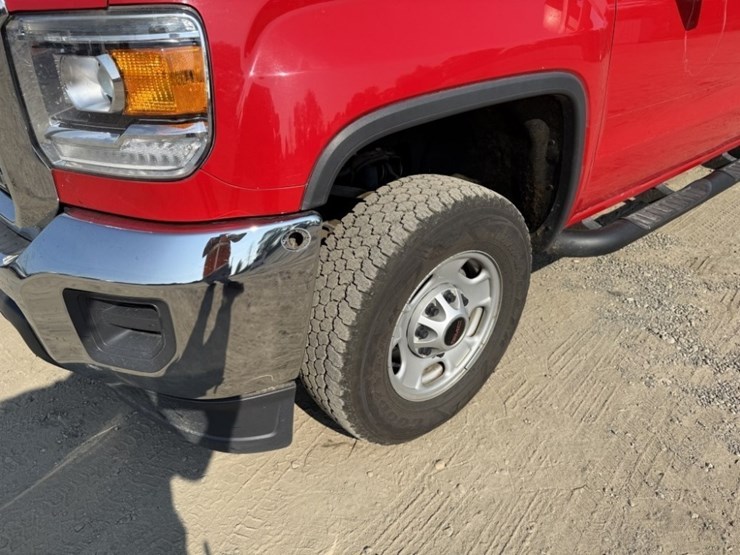 2016-gmc-sierra-2500-crew-cab-4x4-pickup-image-9