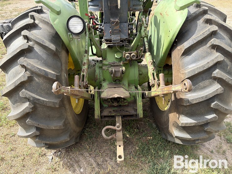 1975-john-deere-1530-image-17