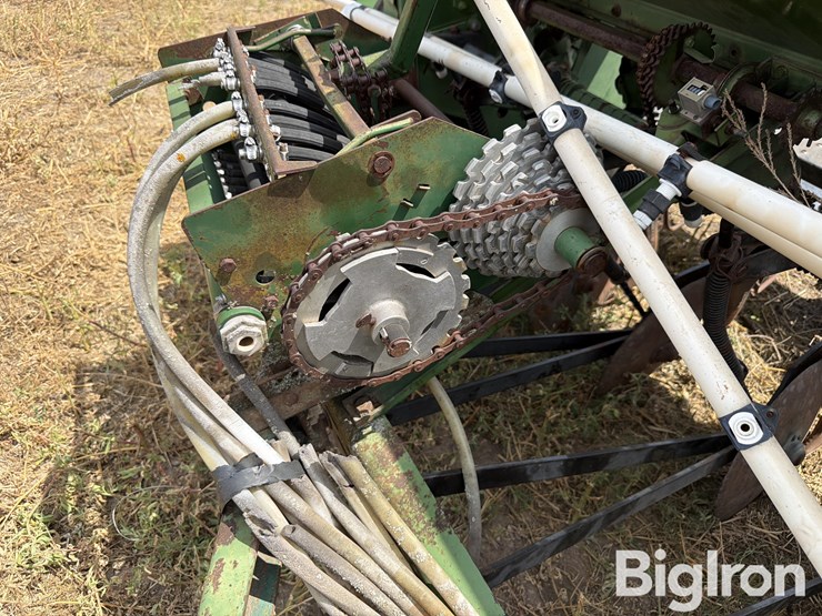 john-deere-8300-image-11