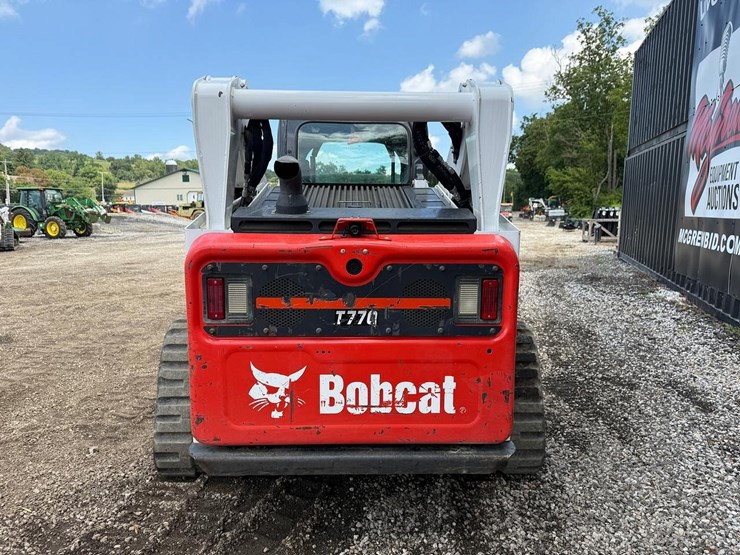 2022-bobcat-t770-image-3