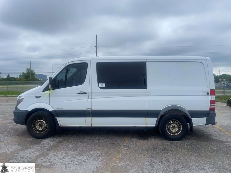 2015-mercedes-benz-sprinter-2500-image-8