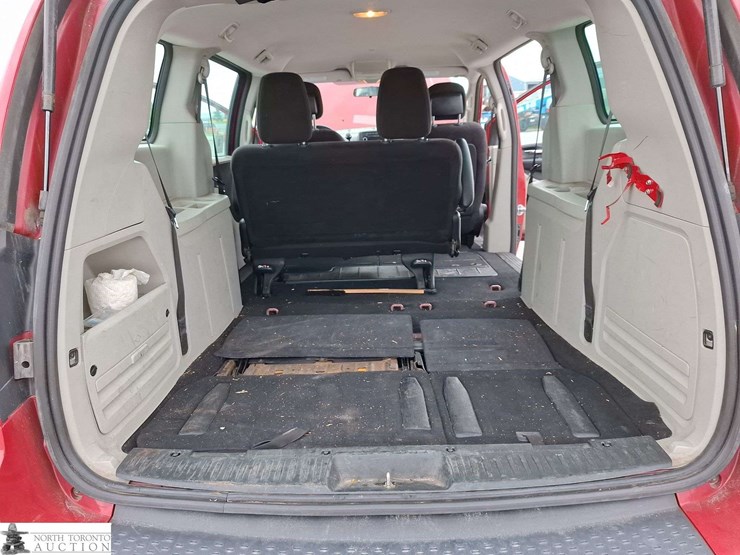2013-dodge-grand-caravan-image-20