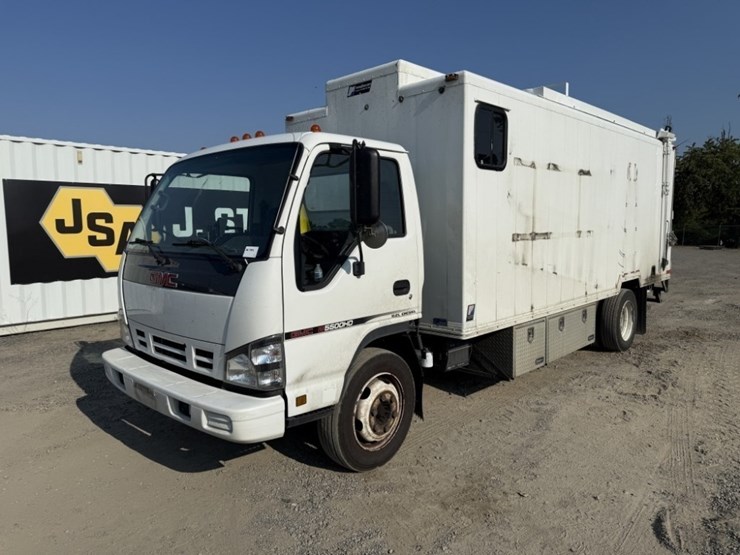 2007-gmc-w5500hd-image-1