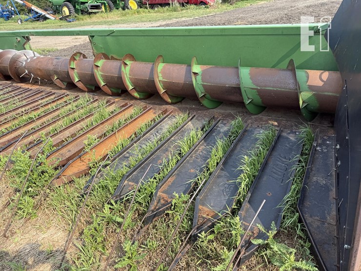 john-deere-230-image-4