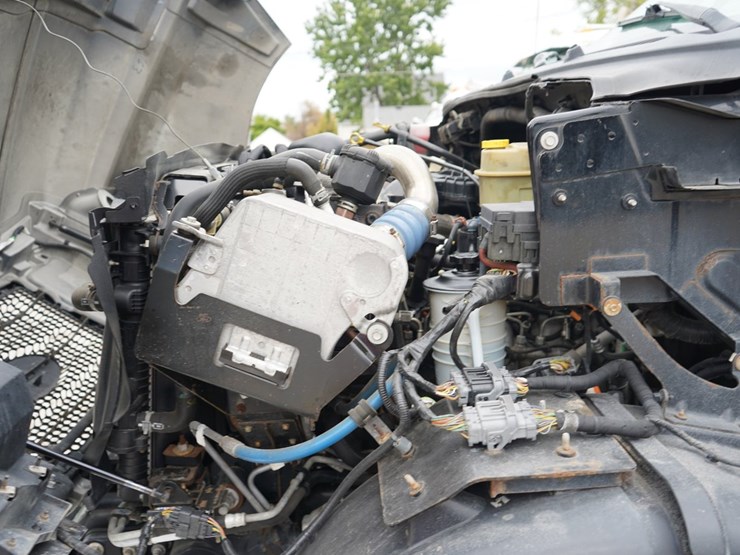 2017-ford-f650-image-23