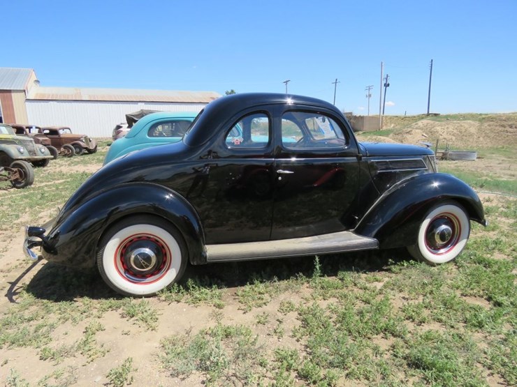 beautiful-1937-ford-coupe-image-9