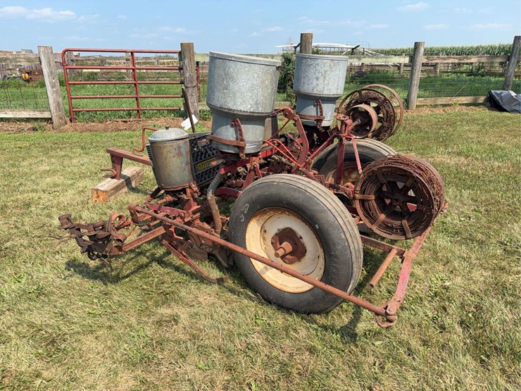 mccormick-deering-two-row-planter-image-2