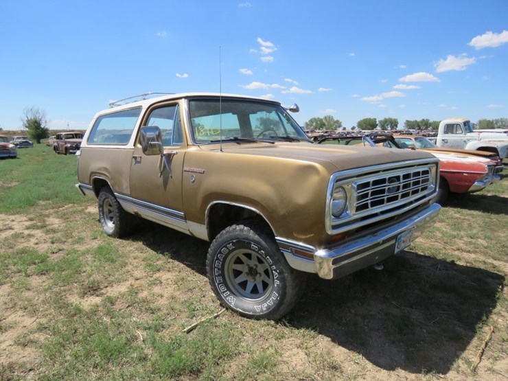 1974-dodge-ram-charger-image-1