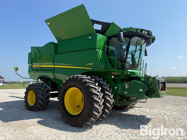 2023-john-deere-s780-image-3