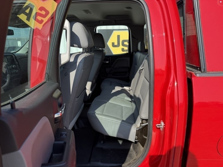 2016-gmc-sierra-2500-crew-cab-4x4-pickup-image-18