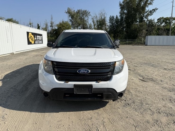 2015-ford-explorer-image-8