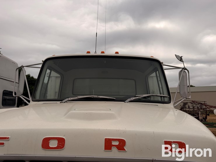 1977-ford-ln800-image-11