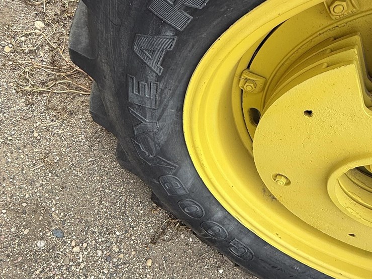 john-deere-r-image-15