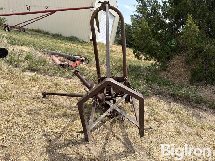 1952-continental-cable-operated-3-pt-post-hole-digger-image-2